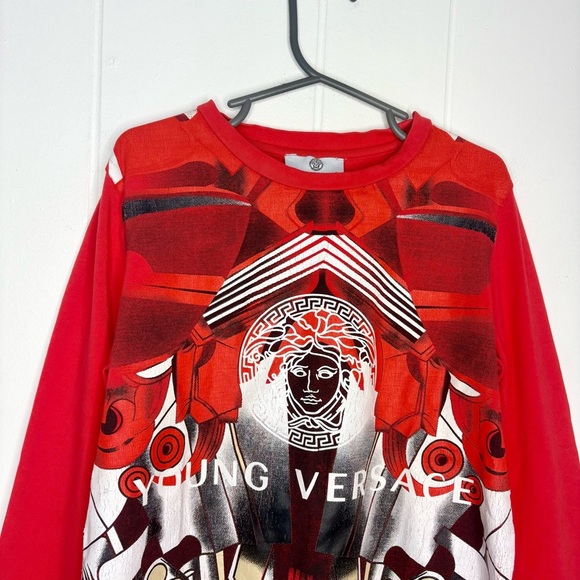 Young VERSACE Boy’s Size 10 Years Red Long Sleeve Tee Shirt Graphic Designer - Picture 2 of 7